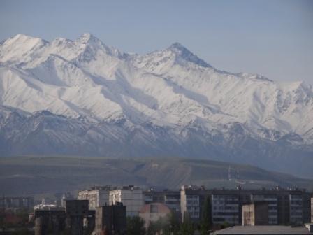 Maximus Apartament Bishkek Bagian luar foto