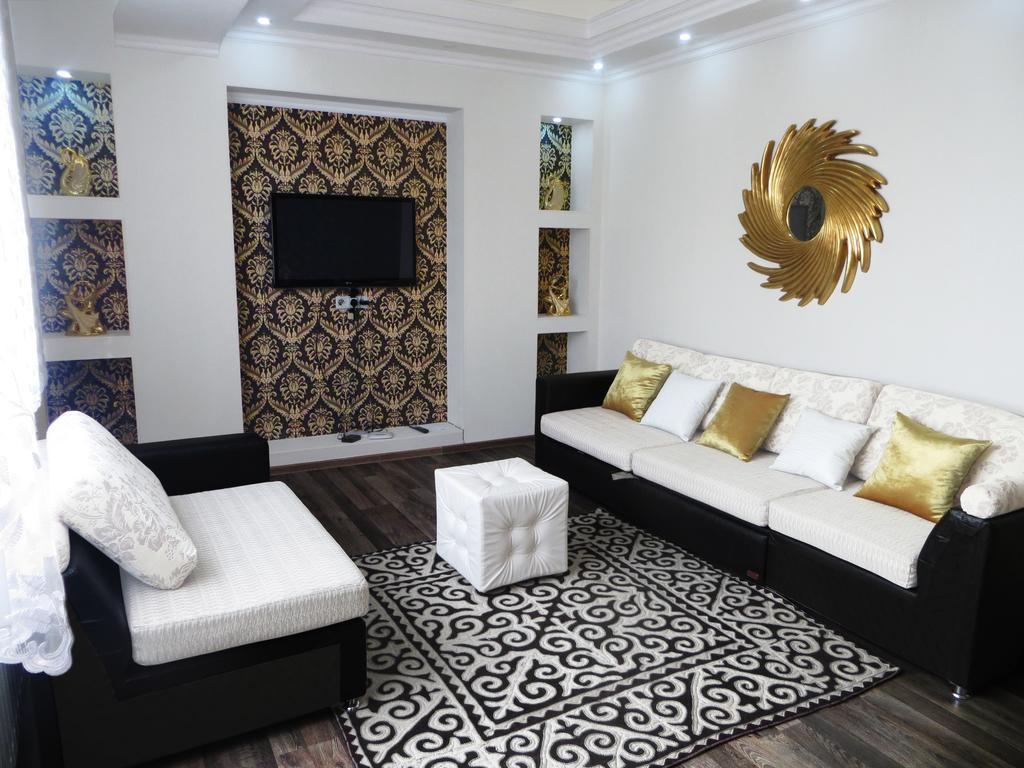 Maximus Apartament Bishkek Bagian luar foto