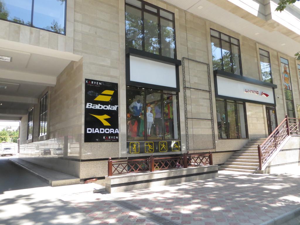 Maximus Apartament Bishkek Bagian luar foto