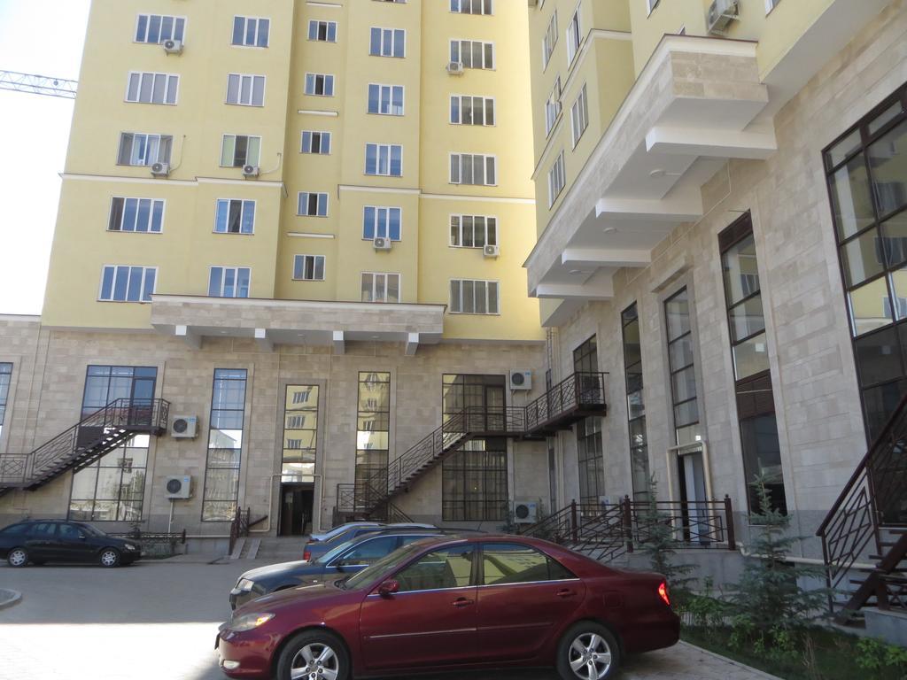 Maximus Apartament Bishkek Bagian luar foto