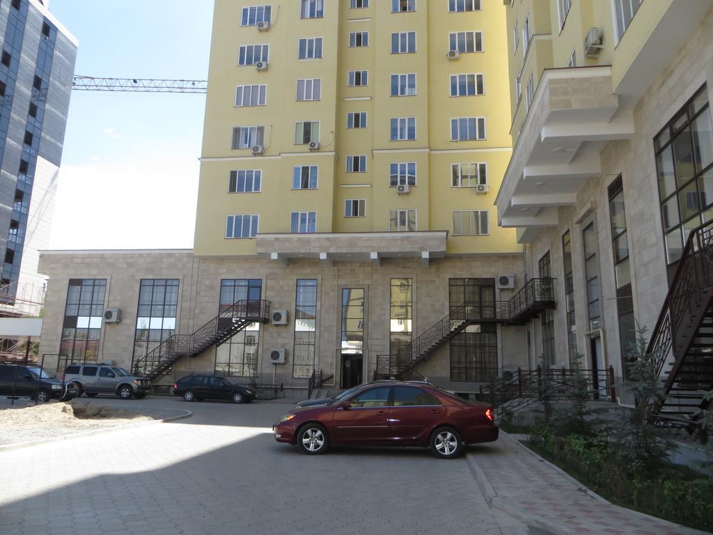Maximus Apartament Bishkek Bagian luar foto